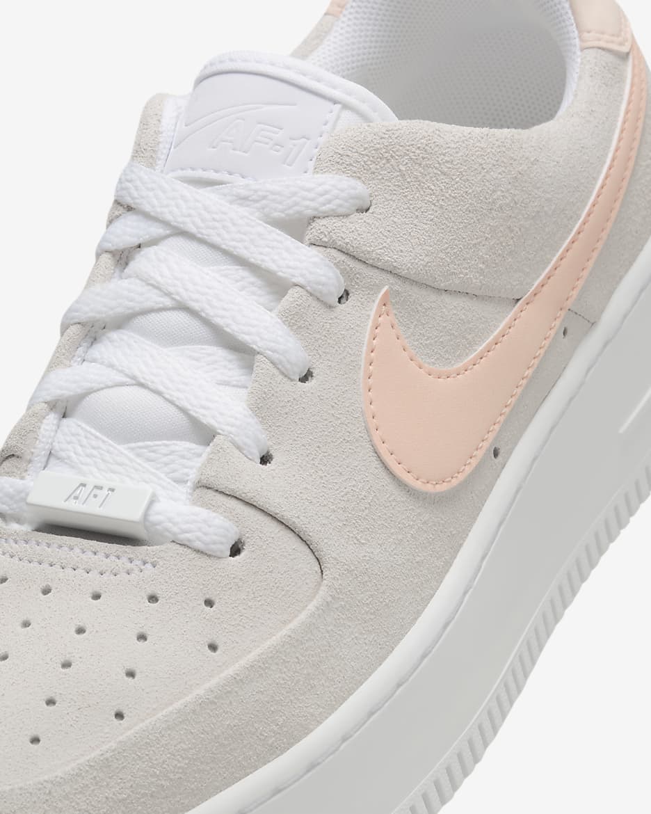 Chaussure Nike Air Force 1 Sage Low pour Femme. Nike BE